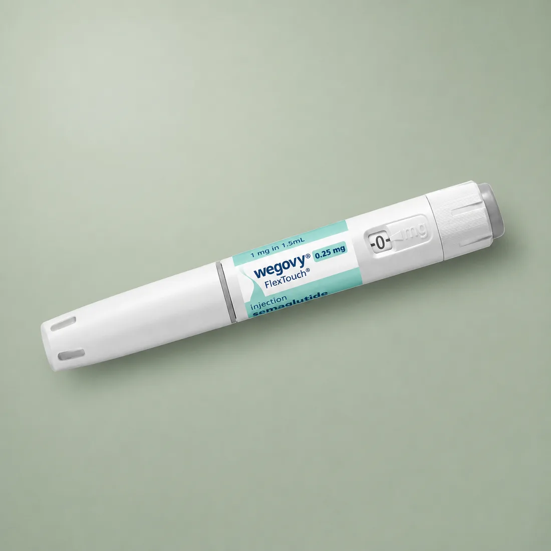 De Wegovy FlexTouch-pen: een witte injectiepen met een mintgroen etiket waarop wegovy, semaglutide en 0,25 mg staan, diagonaal op een saliegroen vlak.